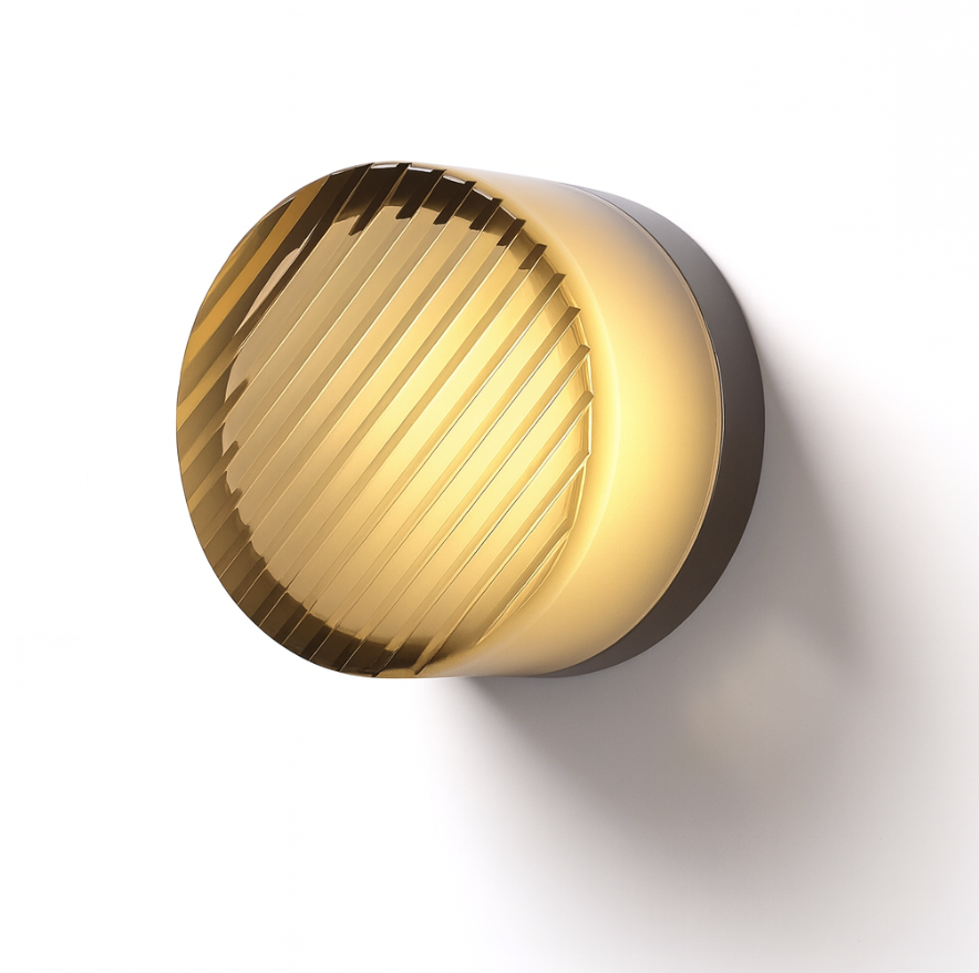 Contemporary Wall Sconce with Glass Shade and Aluminium Body 3