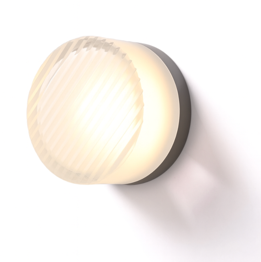Contemporary Wall Sconce with Glass Shade and Aluminium Body 4