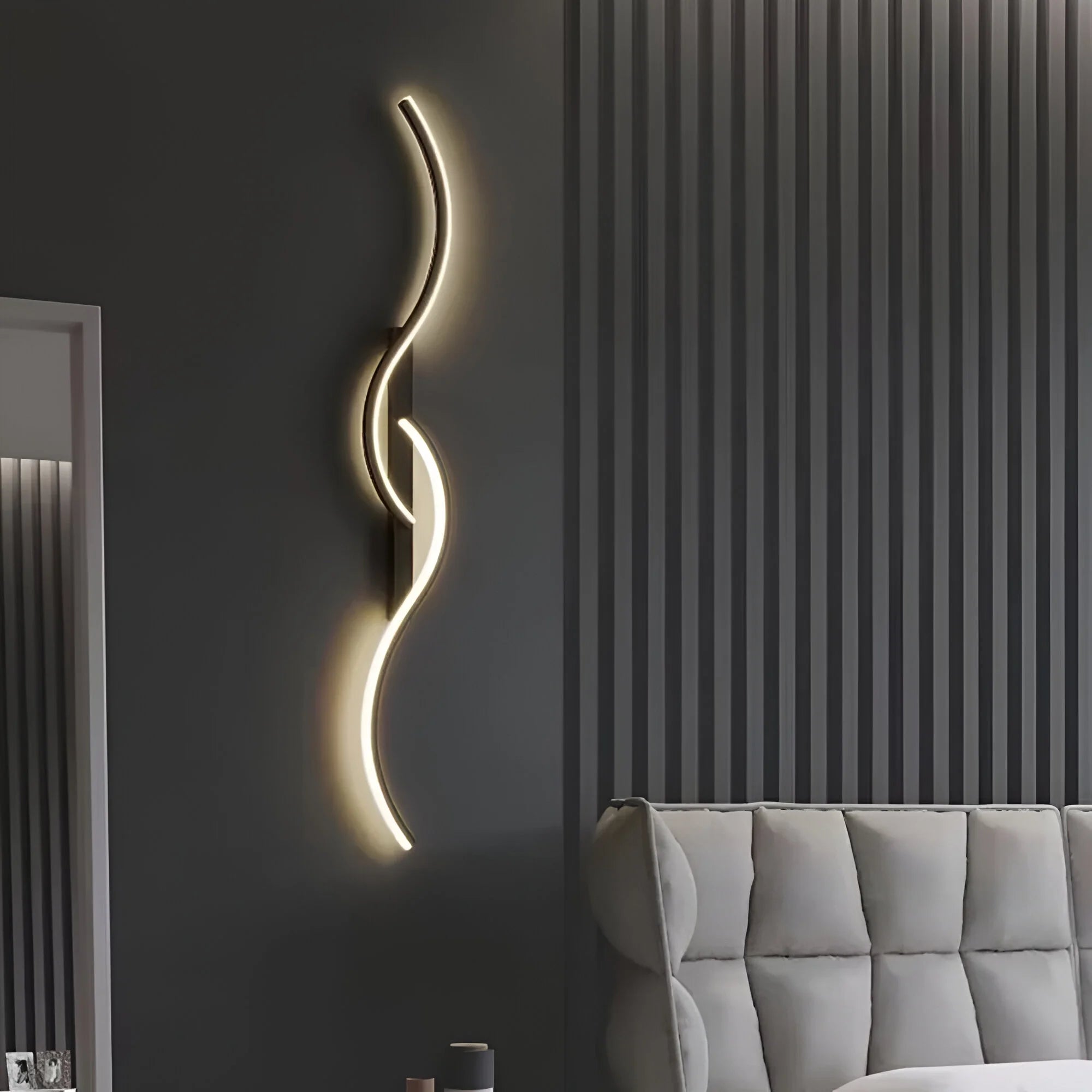 Curved Wall Light in Minimalist Design with LED for Indoor Lighting 5