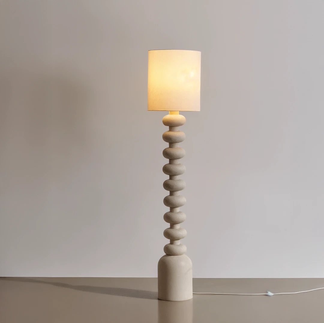 Elegant Floor Lamp with Sculptural Design – Cream Resin Column Lamp 1