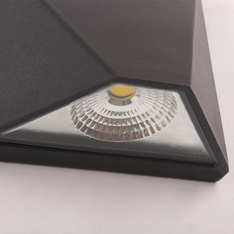 Outdoor Wall Lamp with Aluminium Design and Waterproof IP65 Rating 2