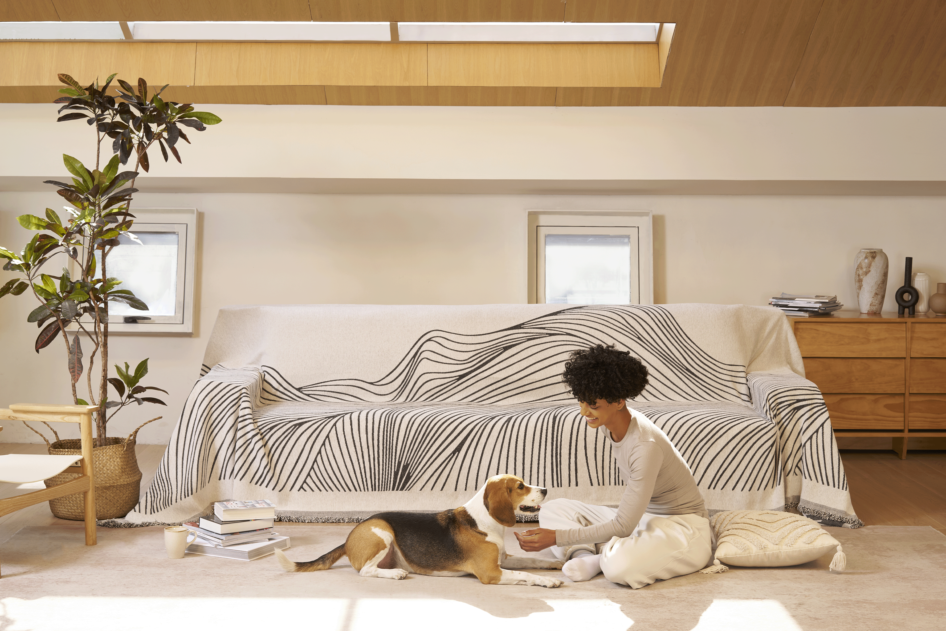 Reversible Jacquard Sofa Cover – Soft Breathable Polyester, Pet-Friendly, Machine Washable, Fits Standard Sofas 2