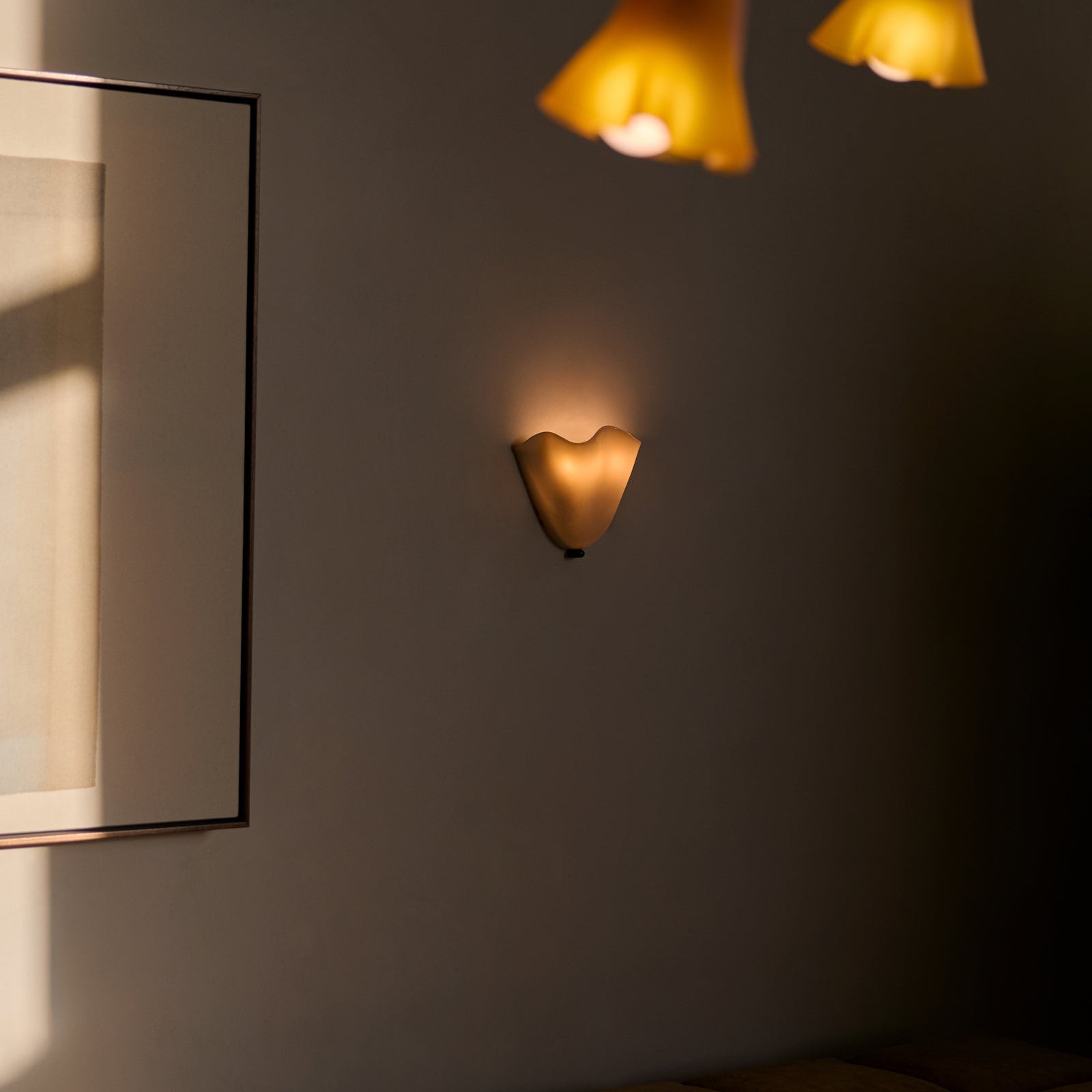 Stained Glass Wall Sconce with LED Light in Retro Art Deco Design 4