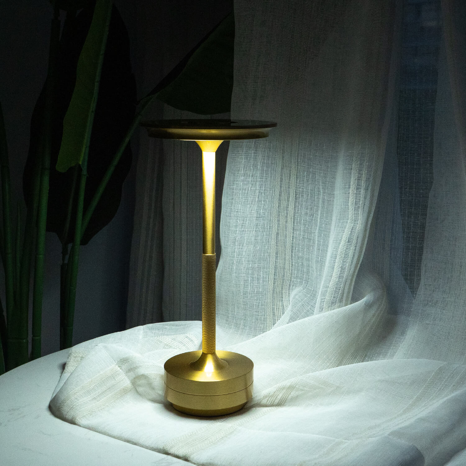 Cordless Table Lamp Rechargeable, Metallic Modern Bedside Lamp - Portable LED Dimmable Mood Light for Bedroom Restaurant Bar